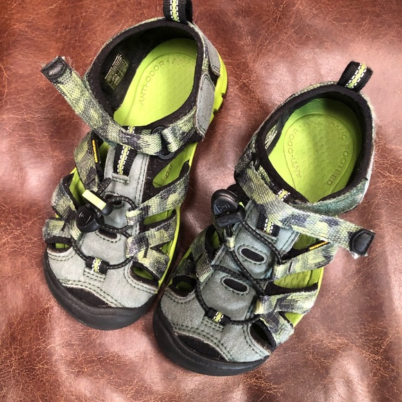 Keen Other - Boys sz 12 Keen sandals